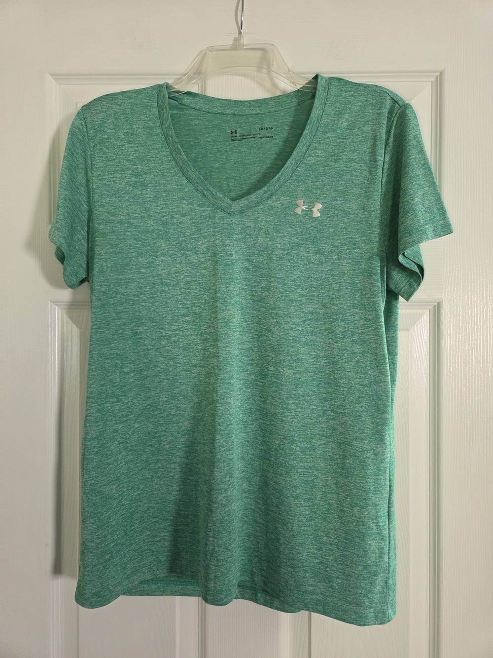 Under Armour Women’s Heathered Mint Green Loose V-Neck Performance Tee Large